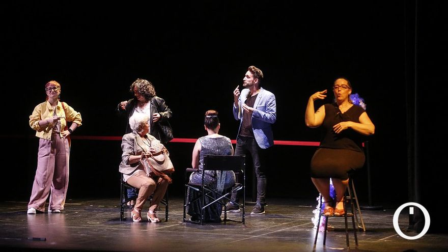 Estreno de la obra ‘Ni China, ni pasas ni Gabbana’ de la Escuela de Teatro Inclusivo