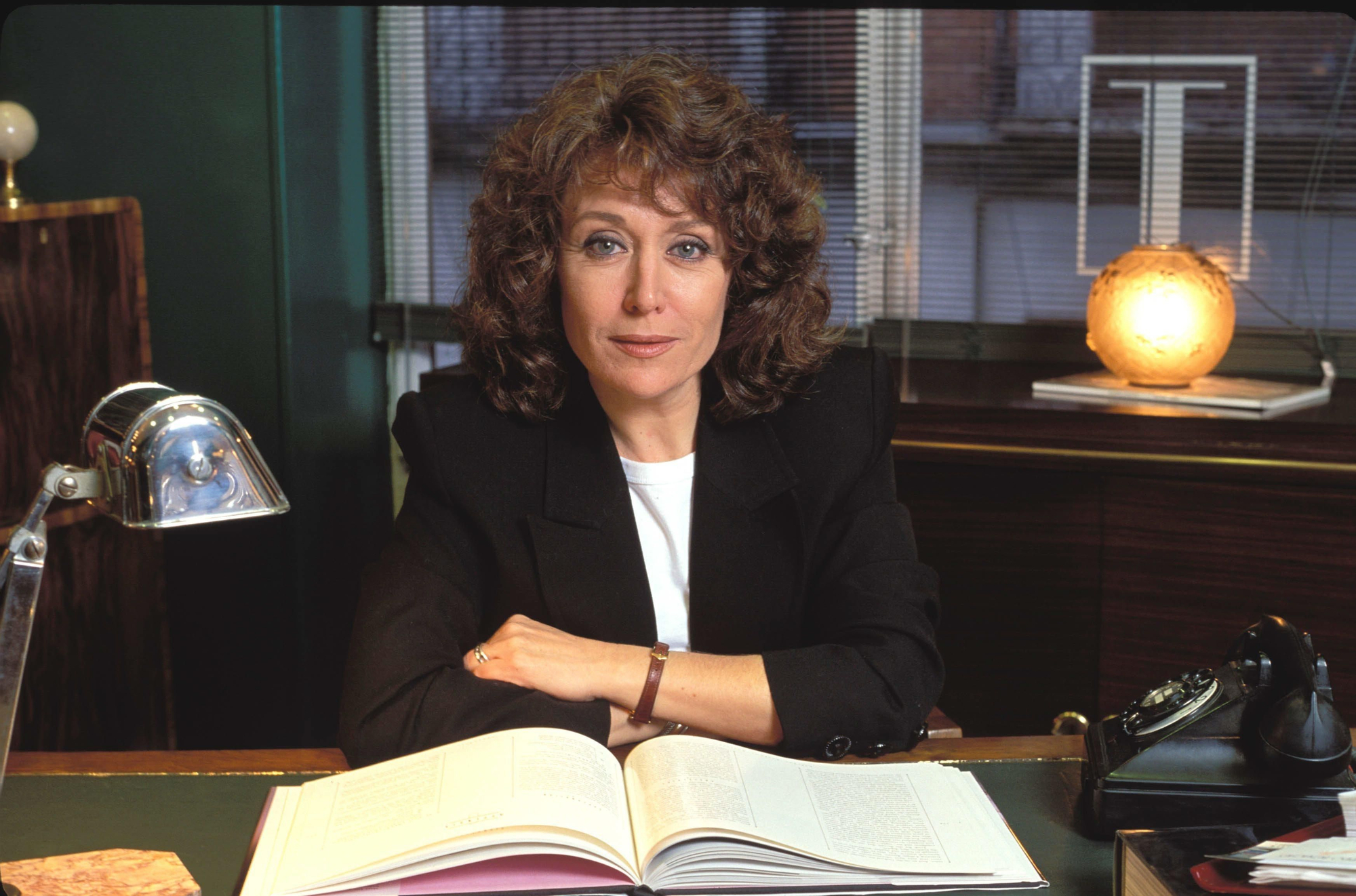 La periodista Rosa María Mateo en un posado (1 de enero 1990)