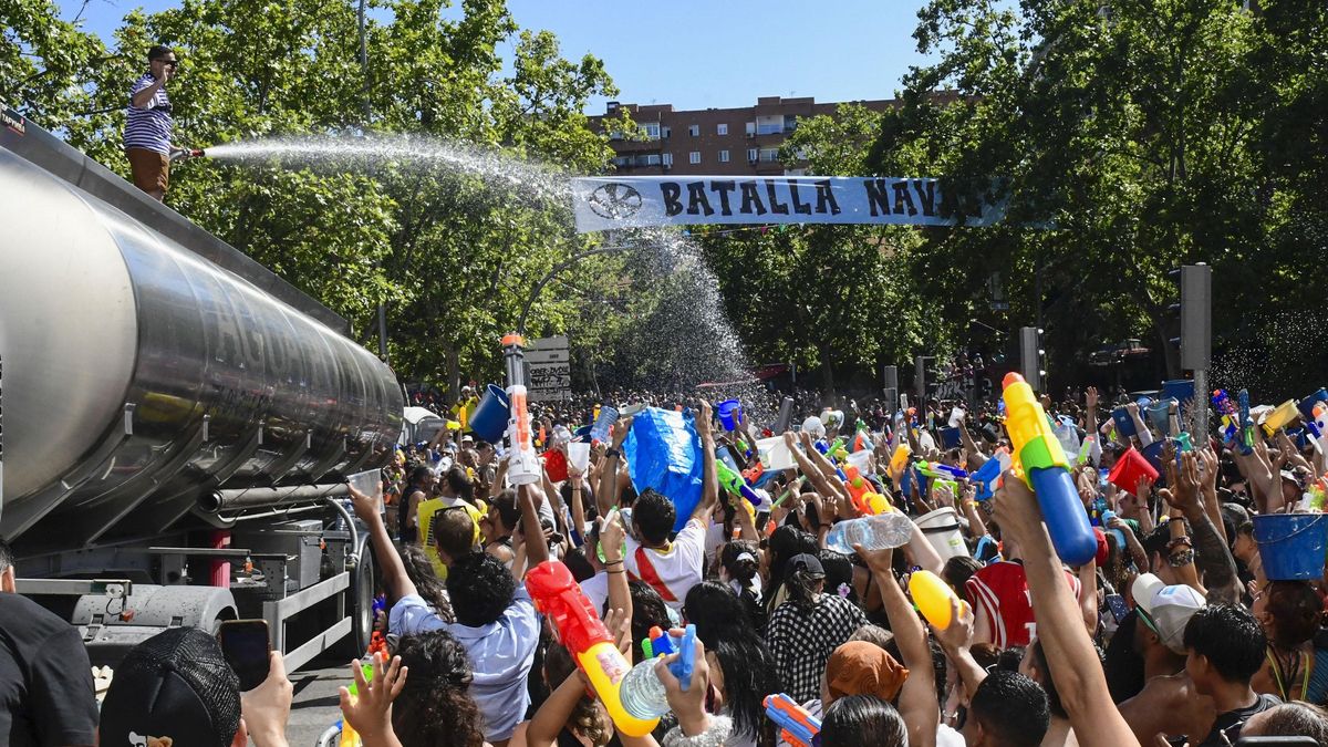 Puente de Vallecas celebra las Fiestas del Carmen 2026 con su batalla naval y conciertos de Ramoncín y Javi Cantero