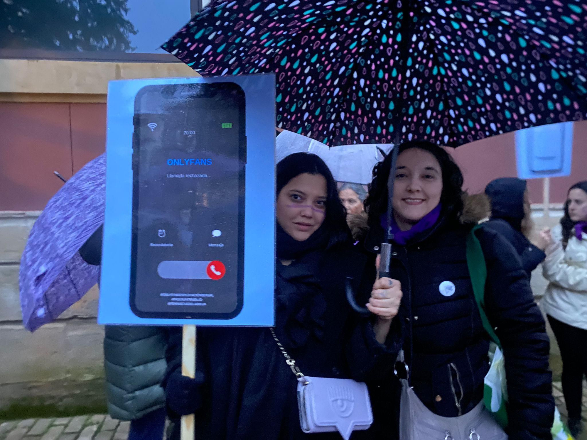 Las imágenes del 8M en Logroño: la fuerza del feminismo venció a la lluvia