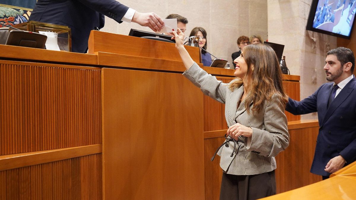 María Navarro apela a la "obligación" de los 67 diputados de "mejorar" Aragón y promete "respeto"