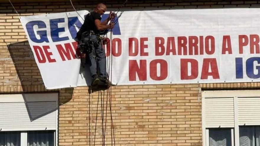 A quick urban planning report decided to remove the banner against the mayor of Santander less than three hours after the complaint