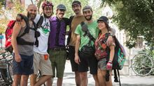 Los miembros de la cooperativa La Pájara Ciclomensajería.