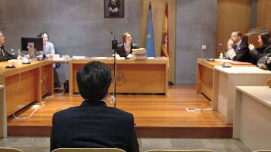 El jefe de Carreteras de Asturias admite su responsabilidad en la muerte de dos operarios tras un alud en San Isidro