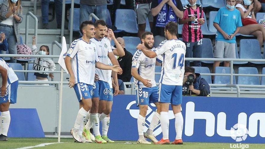 Una lluvia de goles y palos diluye al Burgos y coloca tercero al Tenerife