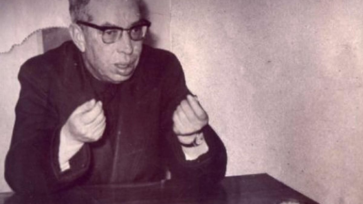 Uno de los fundadores de 'Espadaña', la revista que sostuvo la poesía en España durante el franquismo, Antonio González de Lama
