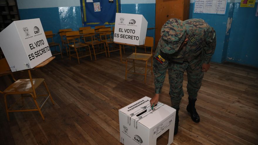 La UE observa "absoluta normalidad" en elección presidencial de Ecuador y desea que siga así