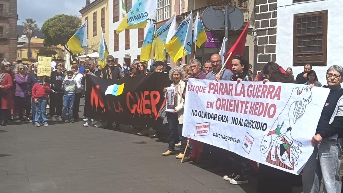 Tenerife recupera el 'No a la guerra' con una concentración en La Laguna contra los crímenes de Trump y Netanyahu y a favor de Palestina