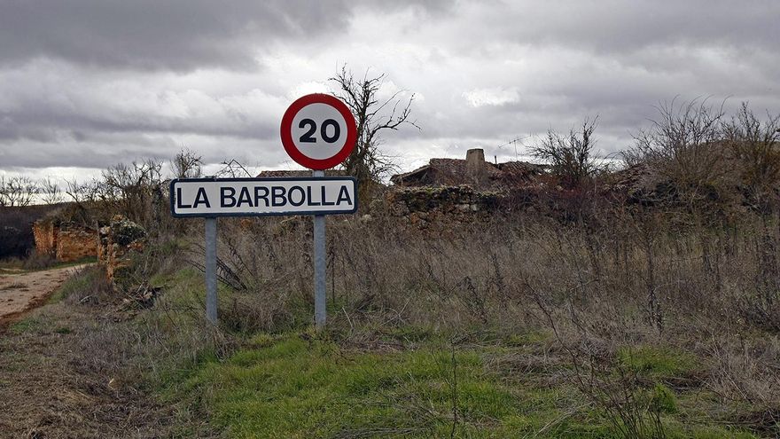 Entrada al pueblo soriano de La Barbolla