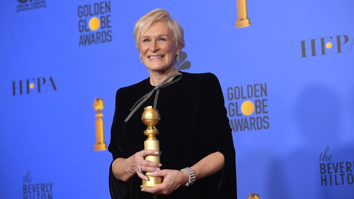 Archivo - La actriz estadounidense Glenn Close recoge su premio en los Golden Globe de 2019.