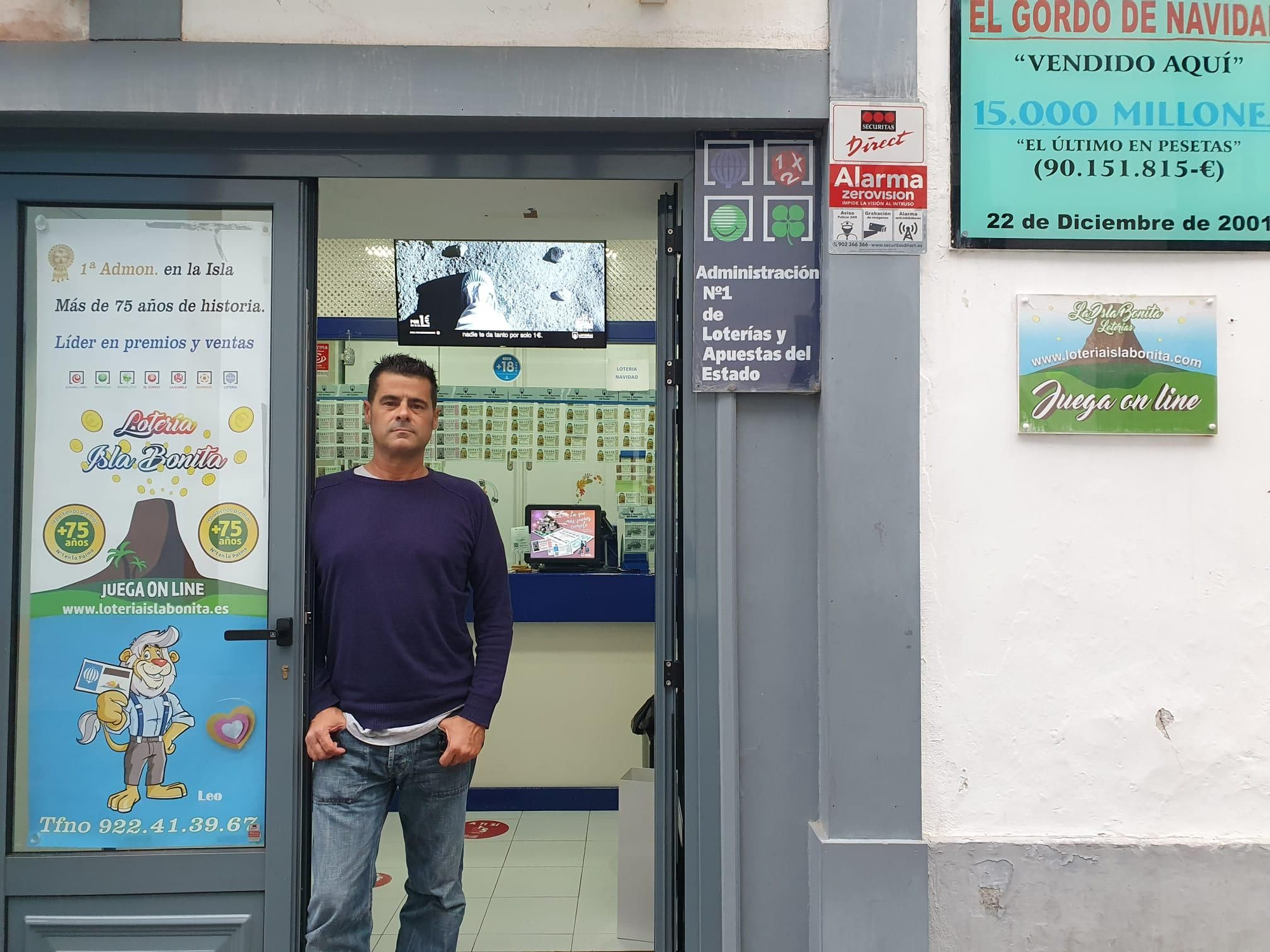 Ricardo Cobiella en en la Administración número 1 de Santa Cruz de La Palma.