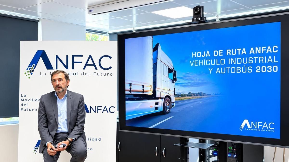La electrificación de camiones y buses en España acumula un "alarmante" retraso sin un plan de ayudas
