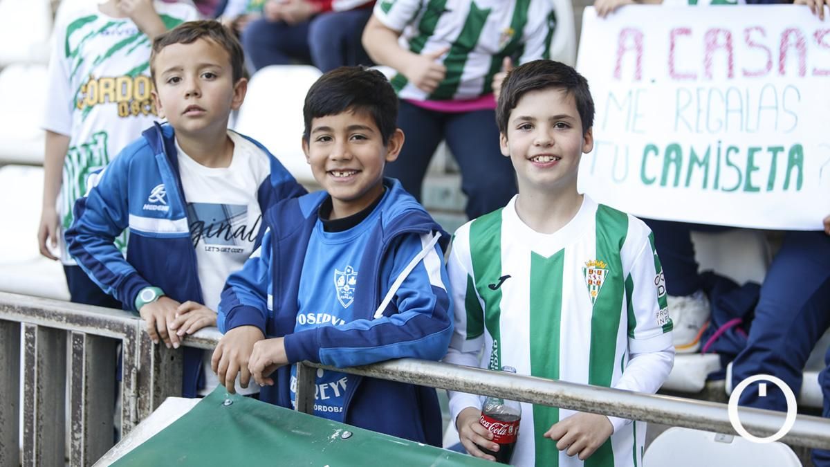 Grada Blanquiverde del Córdoba CF - SD Huesca