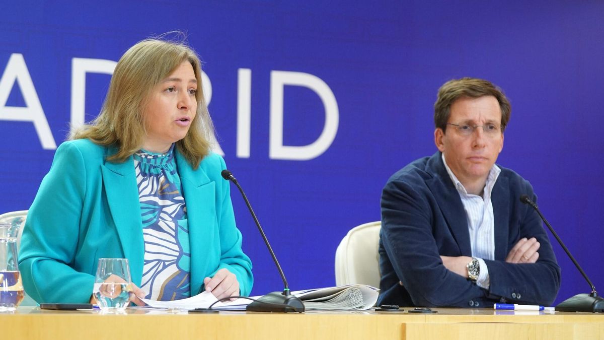 Inmaculada Sanz, durante una rueda de prensa junto al alcalde Almeida