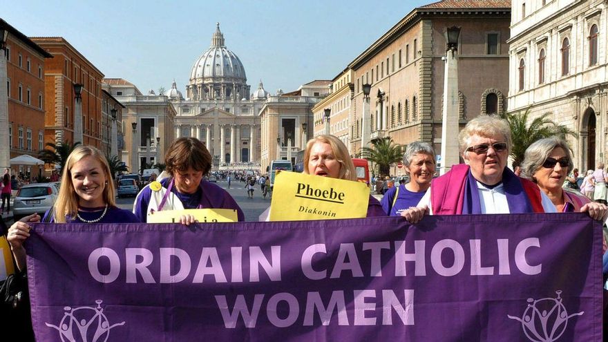 Una comisión vaticana excluye la posibilidad de ordenar diaconisas