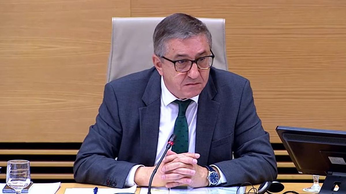 El consejero de Educación dice que se borró de la dana a las 15h porque tenía por la tarde "cuestiones personales" en Alicante