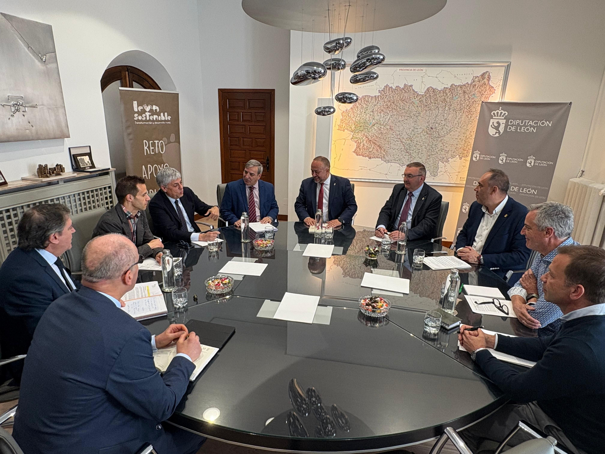 Acuerdo de 2025 entre Junta y Diputación para estudiar a dónde no llega la TDT en León tras el apagón de la televisión digital.