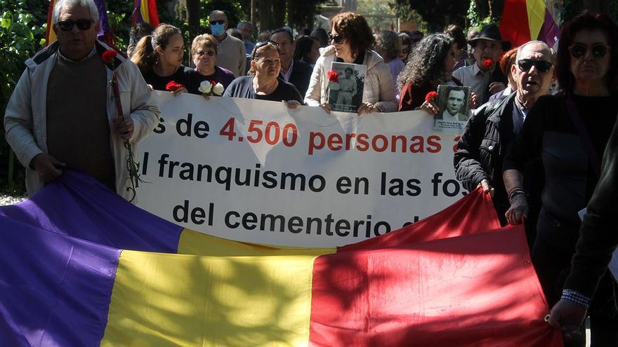 “La fosa del horror”: víctimas del franquismo exigen que Sevilla abra una tumba con más de 2.600 asesinados