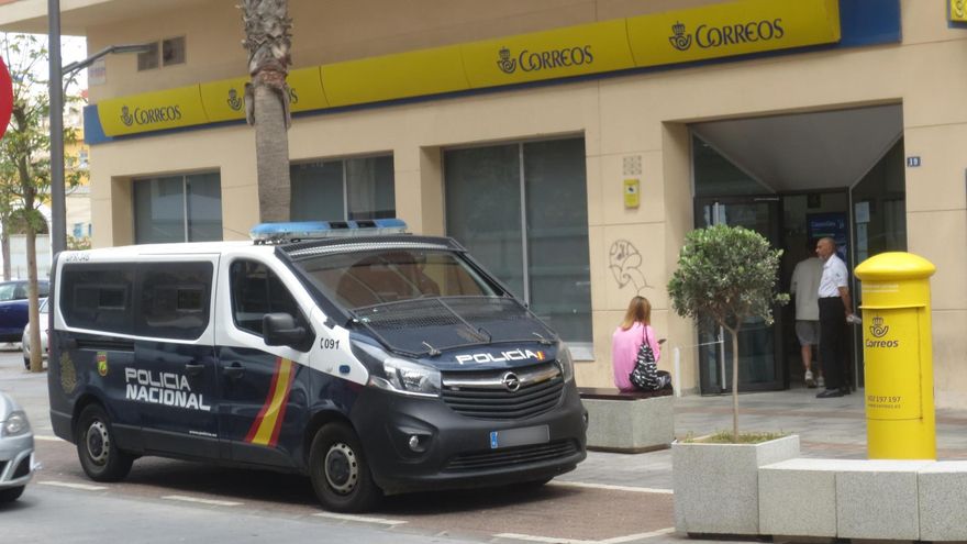 Desaparecen las colas en Correos de Melilla tras la orden de pedir el DNI a los votantes