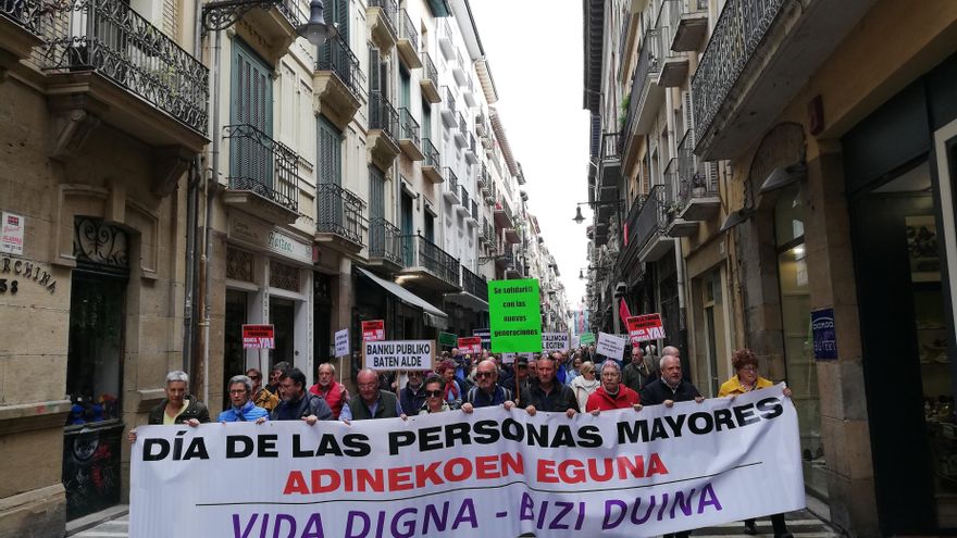 Manifestación en Pamplona de colectivos de jubilados y pensionistas.