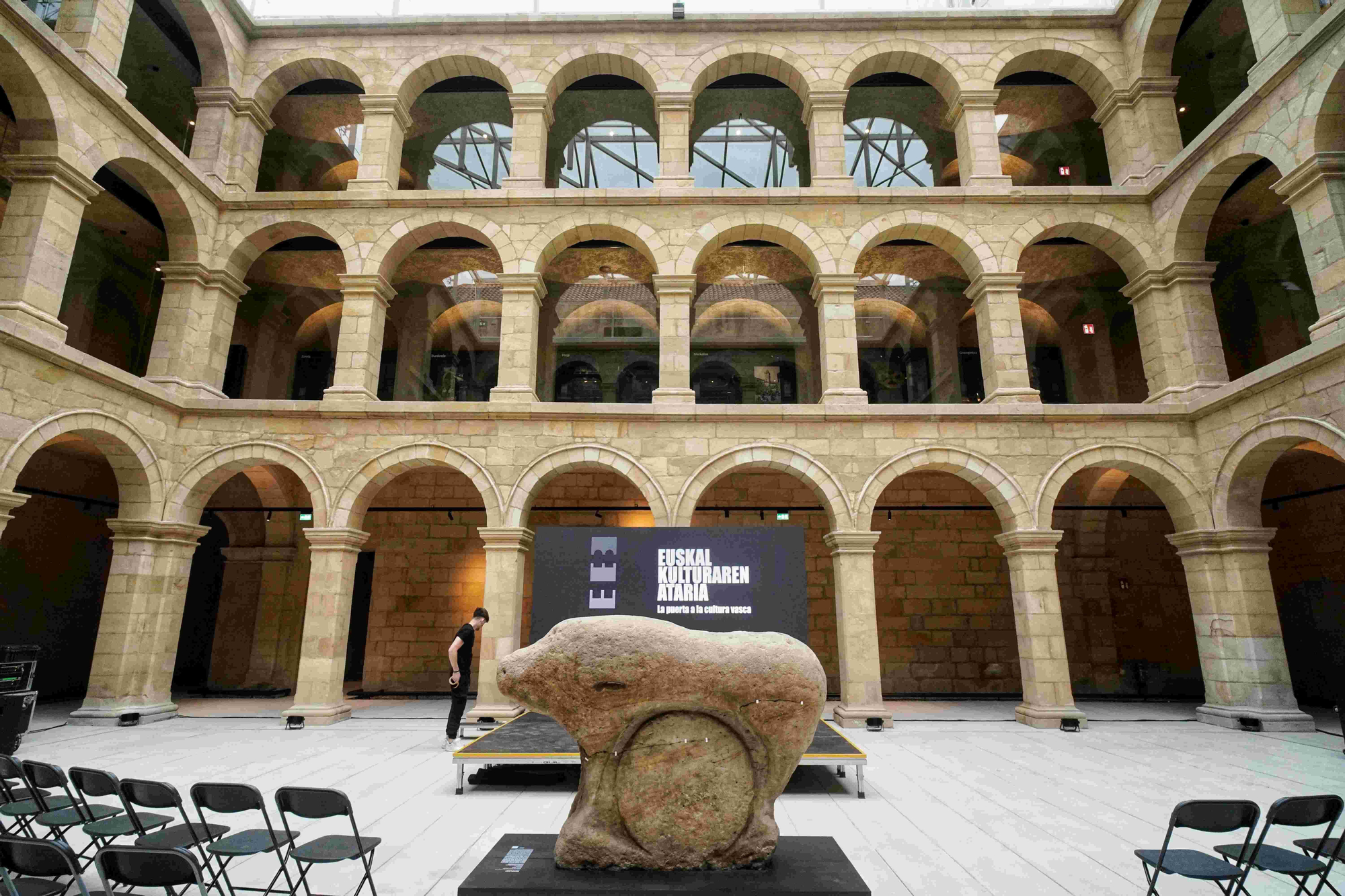 Atrio del Museo Vasco de Bilbao