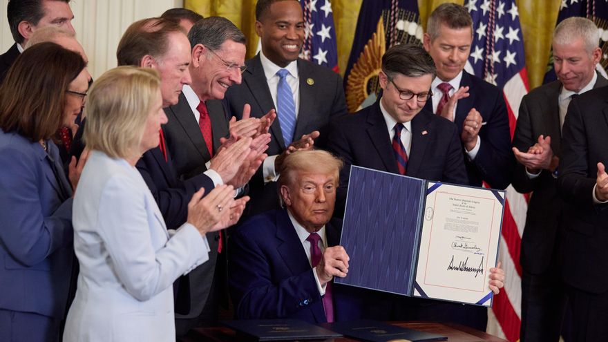 Trump acaba con la norma de California que prohibía los vehículos de gasolina para 2035