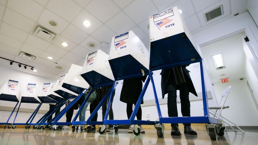 Los demócratas contienen el avance de la extrema derecha en EEUU con un resultado mejor de lo esperado