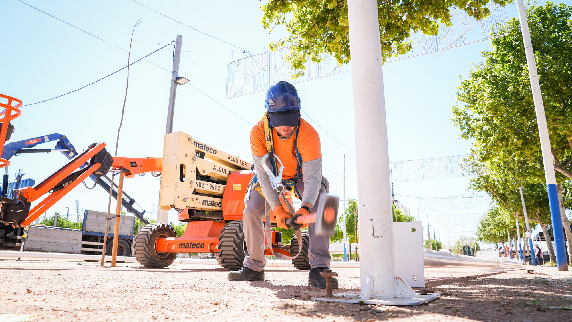 Montaje de toldos de la feria de Córdoba