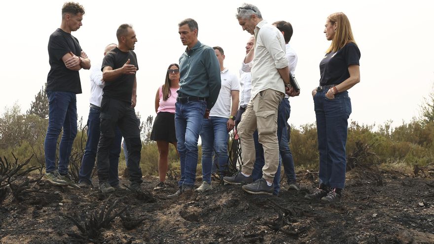 Sánchez conoce en Villablino los efectos devastadores de los incendios en Castilla y León