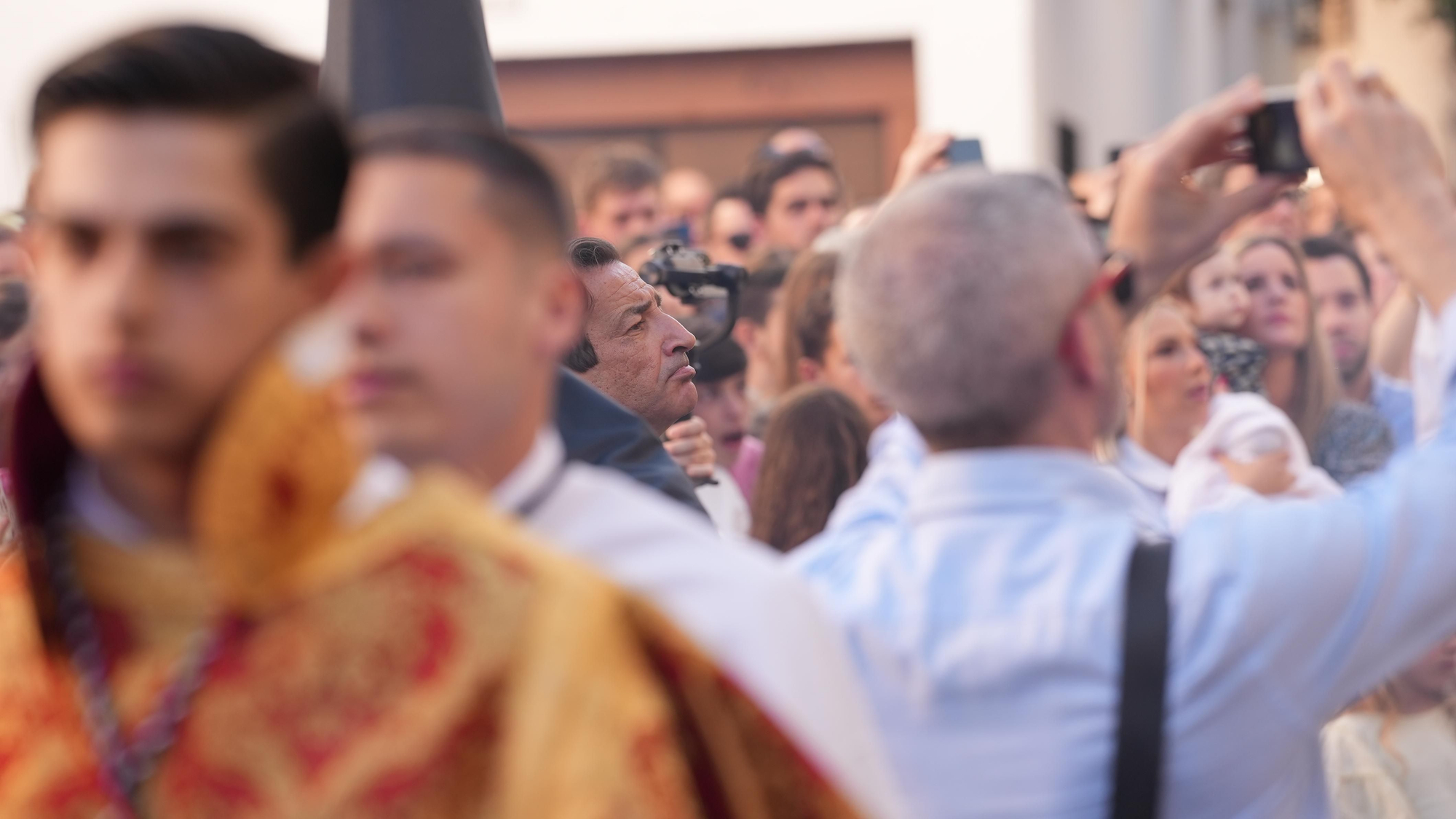 La procesión de la Hermandad del Santo Sepulcro, en imágenes