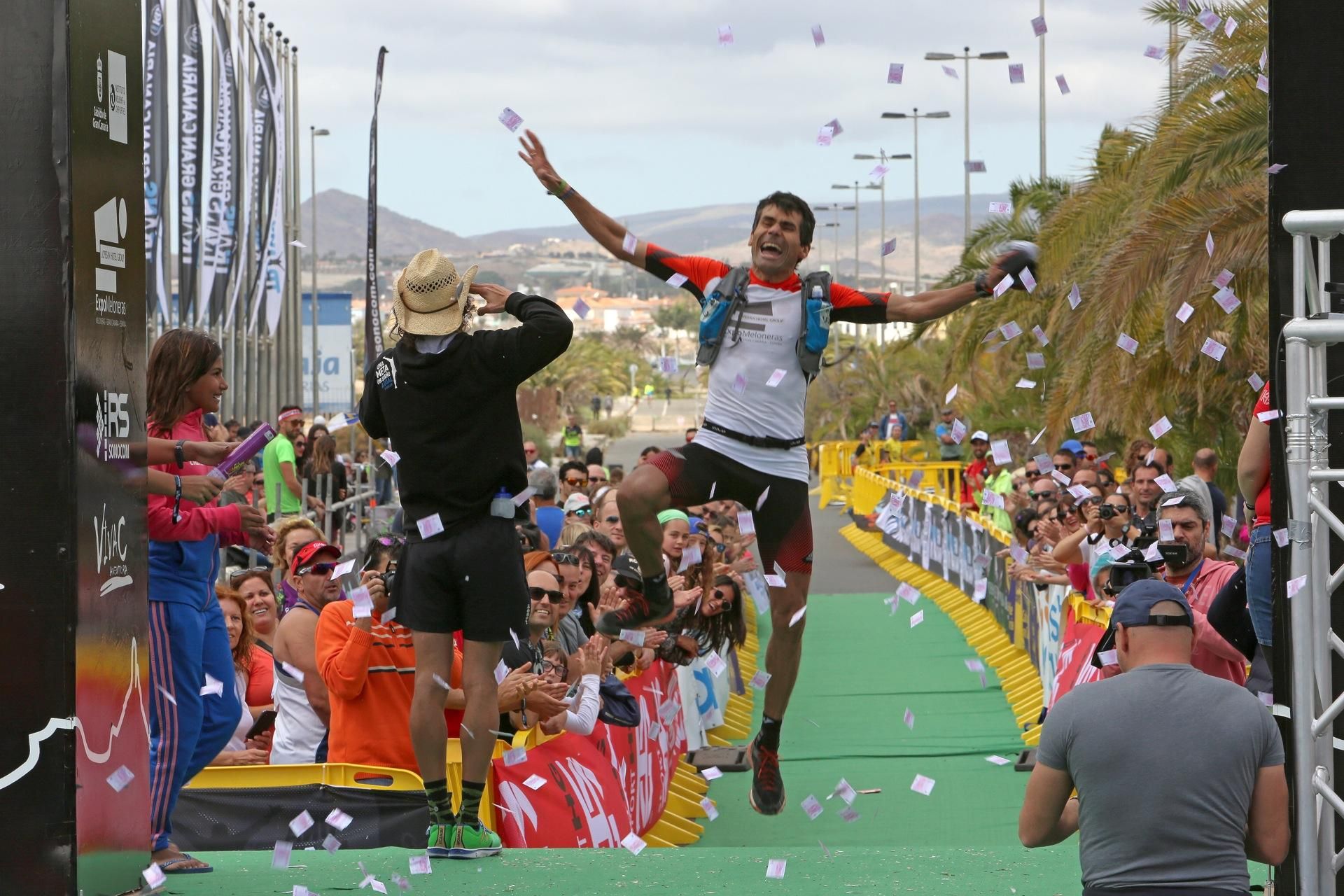 Llegada a meta en la Transgrancanaria 2016. (Alejandro Ramos).