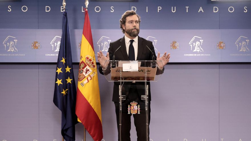 Archivo - El portavoz de Vox en el Congreso, Iván Espinosa de los Monteros, interviene en una rueda de prensa