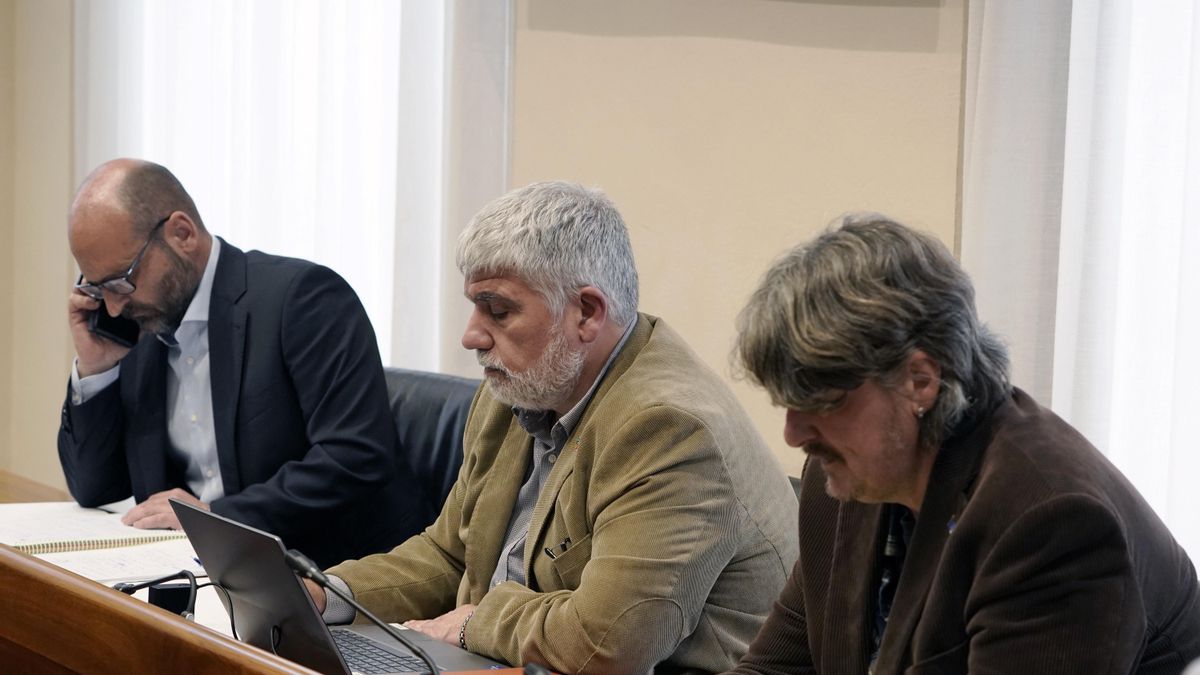 De izquierda a derecha, René Suárez, Jacinto Braña y Xabel Vegas.