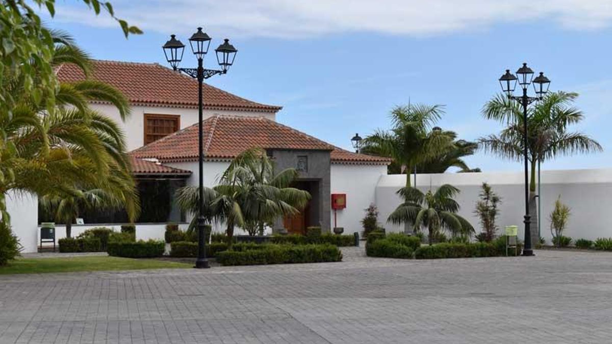 El Cabildo impulsa la Feria de Saldos de La Palma como una herramienta estratégica para el pequeño y mediano comercio