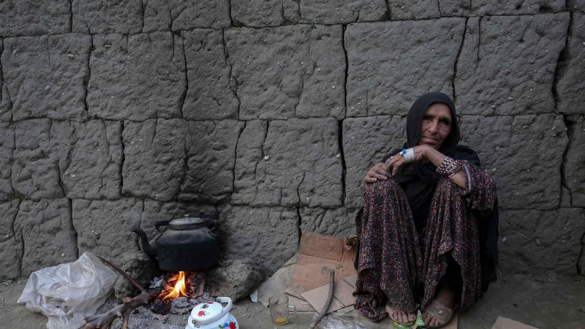 Sobrevivir a un terremoto en un país con 'apartheid de género': "Las mujeres son las principales víctimas de este desastre"