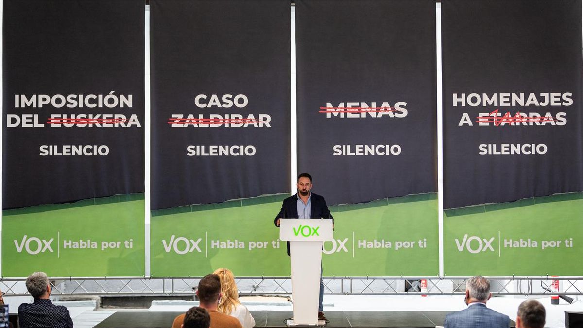 Abascal reitera en Euskadi su intención de ilegalizar a los partidos que quieren "destruir la unidad nacional"