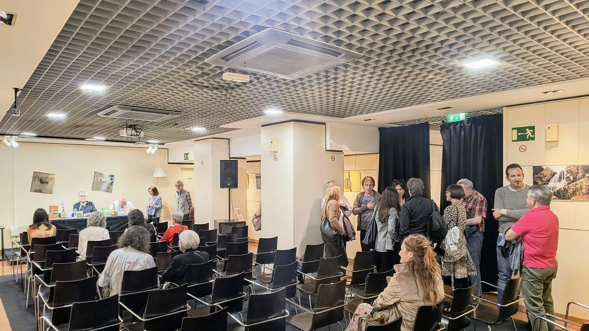 Presentación en FNAC del libro “Los amigos de Buñuel. Una historia del siglo XX”, de Antono Tausiet con retratos del genial José Luis Cano.