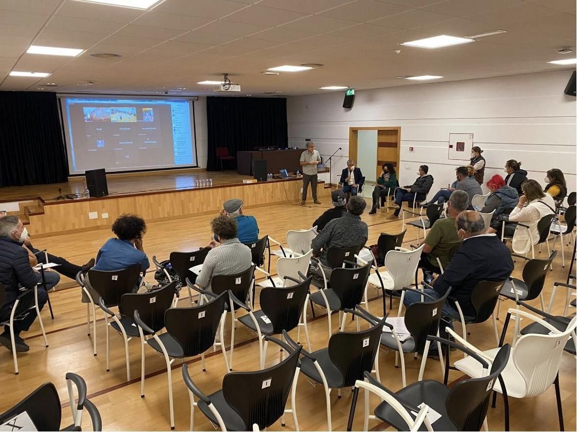 Reunión de 'Revivir el Valle'.