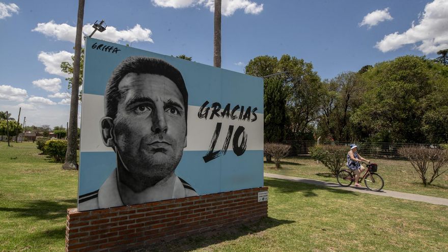 Pujato, entre el orgullo por su héroe, Scaloni, y la alegría teñida de luto