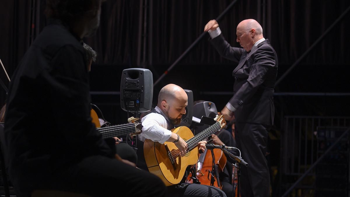Homenaje a Manolo Sanlúcar en el inicio del Festival de la Guitarra
