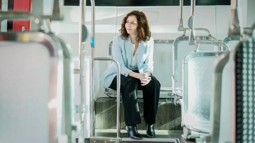 El Gobierno de Ayuso desdeña el abono transporte único de Sánchez por ser "un 50% más caro" y obvia que aplica a buses