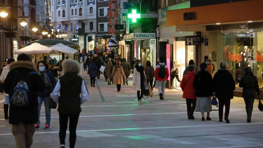 Más de 7 cada 10 españoles, a favor de limitar derechos para frenar la covid