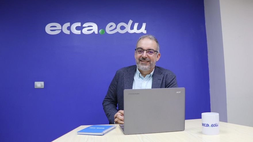 Adrián Caraballo, docente experto en innovación educativa: “La clave no es prohibir la IA en el aula, sino enseñar a usarla de manera crítica y responsable”