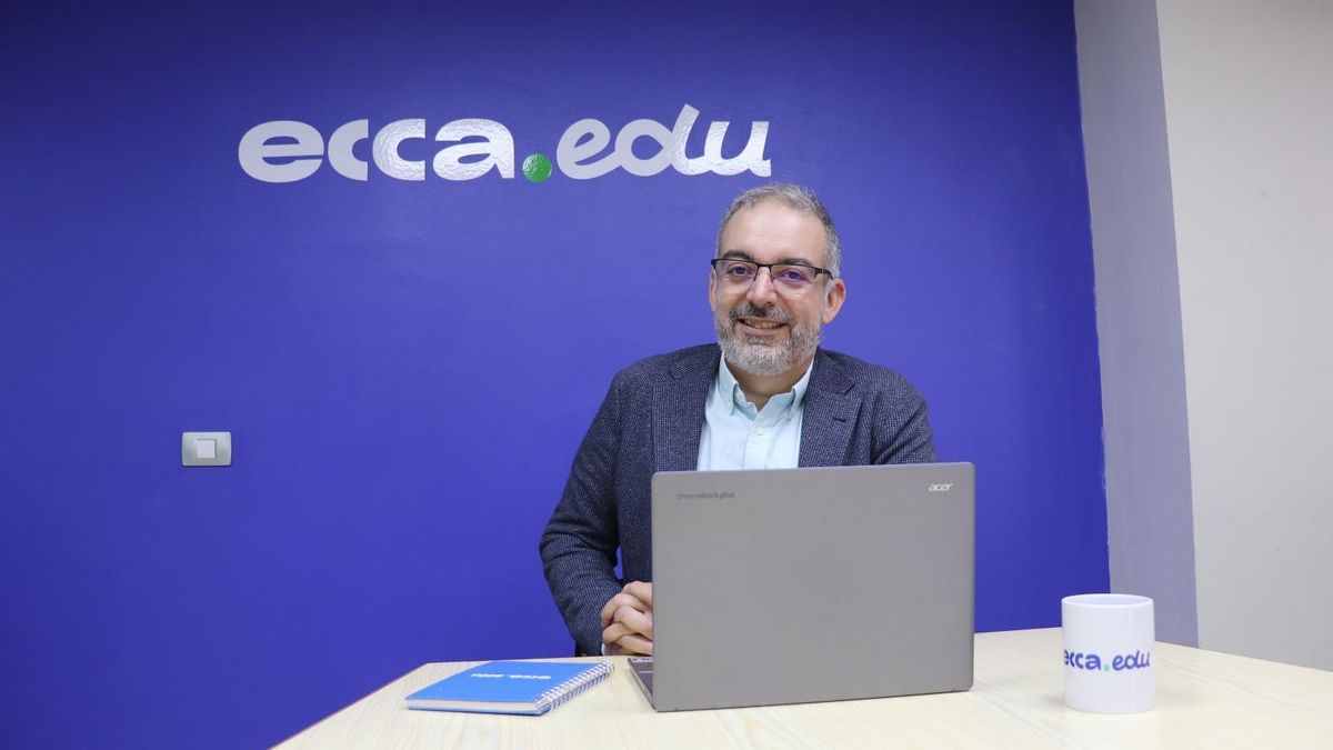 Adrián Caraballo, docente experto en innovación educativa: “La clave no es prohibir la IA en el aula, sino enseñar a usarla de manera crítica y responsable”
