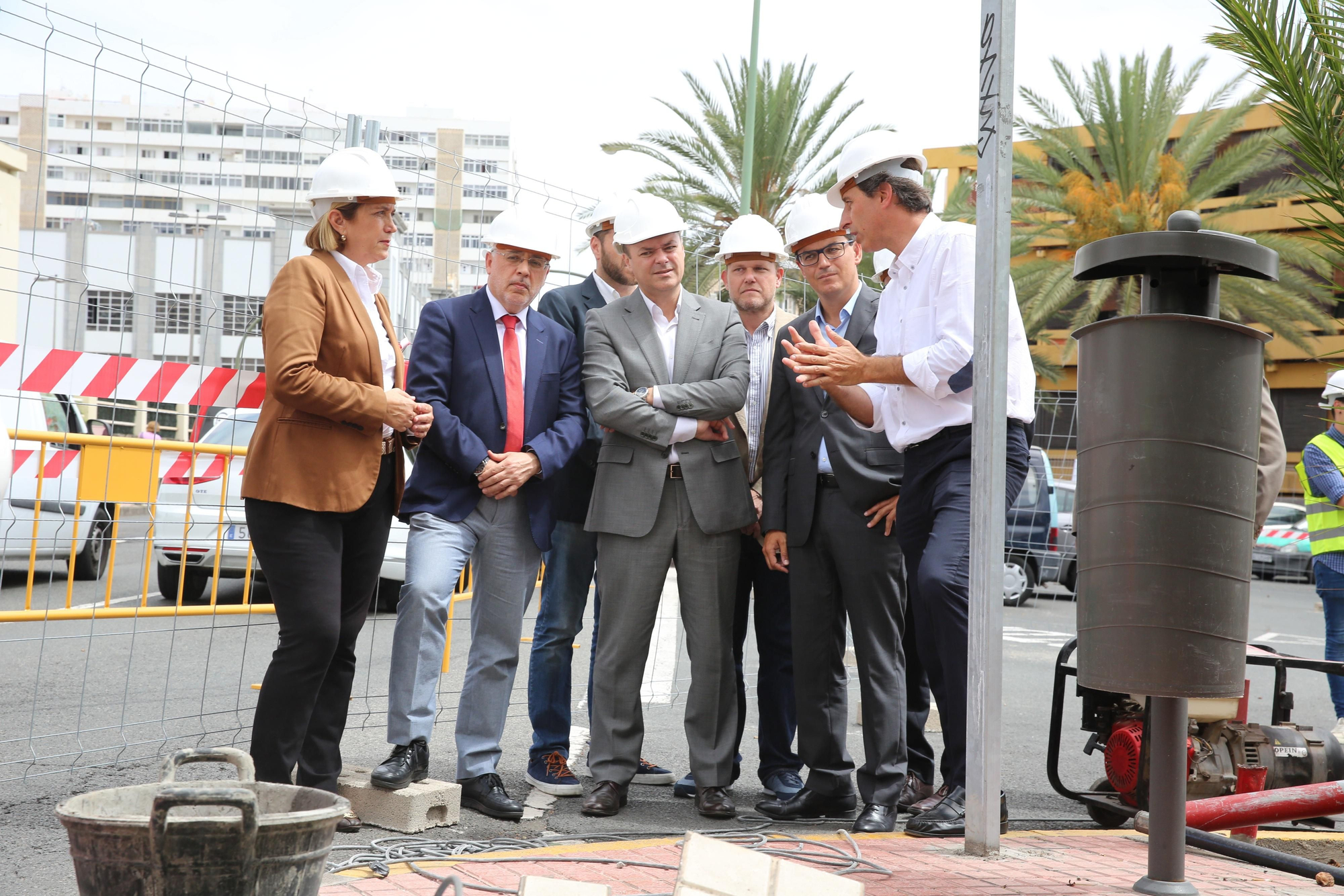 La delegada del Gobierno, el presidente insular, el alcalde de Las Palmas de Gran Canaria, el vicepresidente del Gobierno canario, el concejal de Movilidad