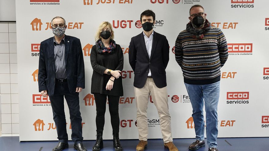Just Eat firma con los sindicatos el primer acuerdo de condiciones laborales de 'riders' en España