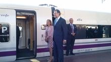 El presidente del Gobierno, Mariano Rajoy, y la ministra de Fomento, Ana Pastor, en la inauguración del AVE a León.