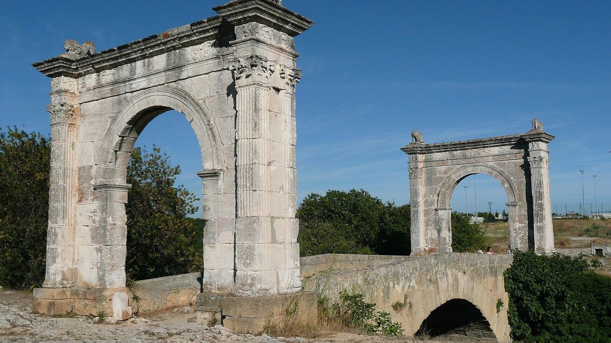 El puente Flaviano, construido en la vía romana que conectaba Marsella con Arlés.