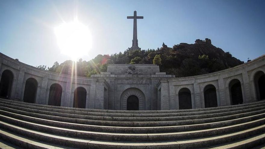La Fundación Franco avisa al Gobierno de que la exhumación será "ilegal"