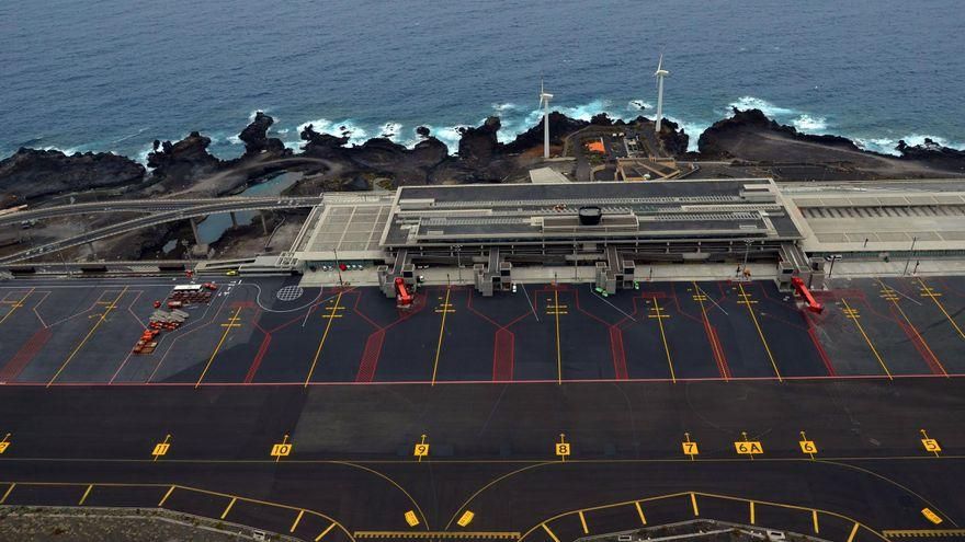 El fuerte viento cruzado impide el aterrizaje en el Aeropuerto de La Palma